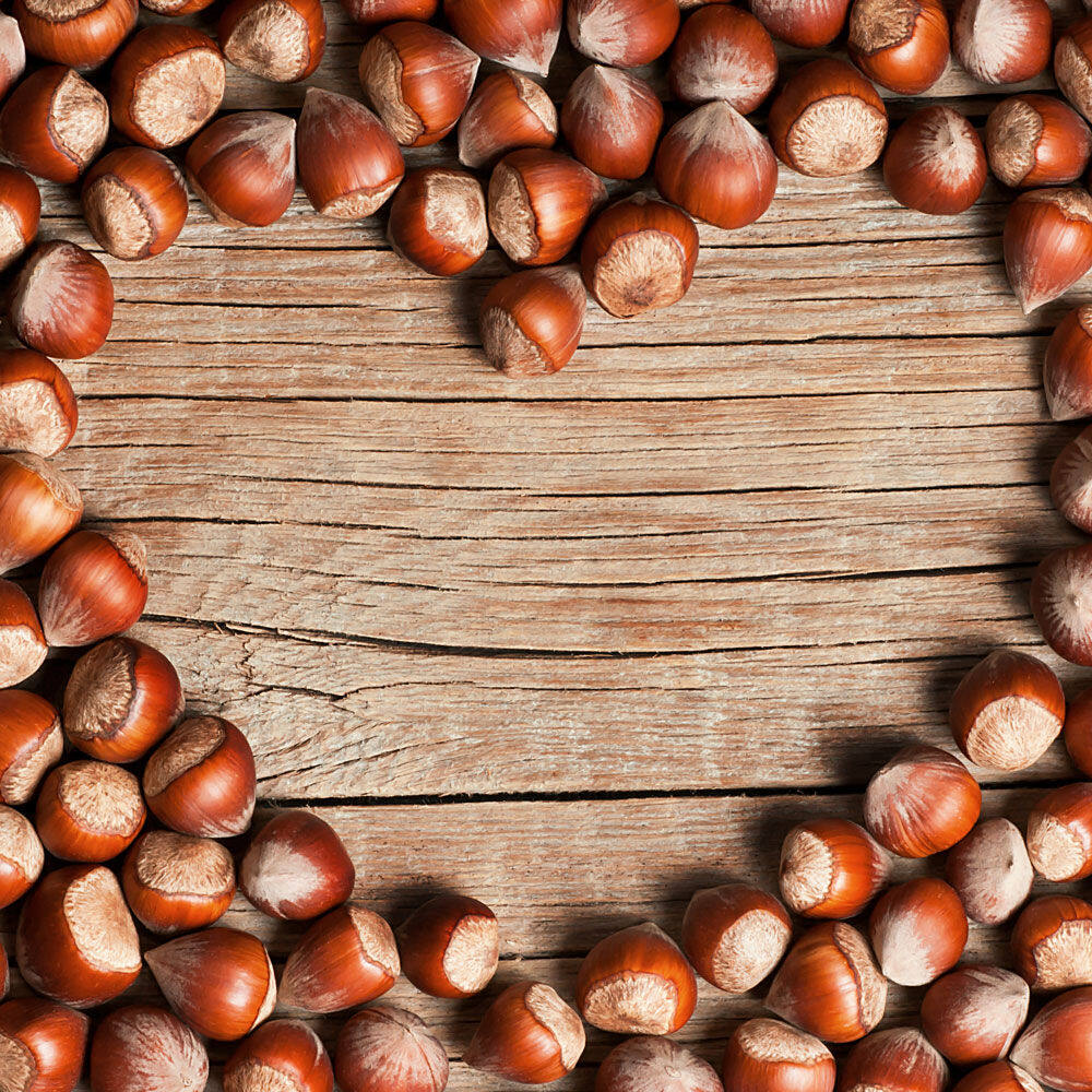 Nocciole disposte a cuore
